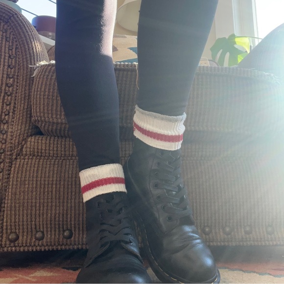 Excellent condition 1460 Dr. Martens ladies size 8 - Picture 9 of 11